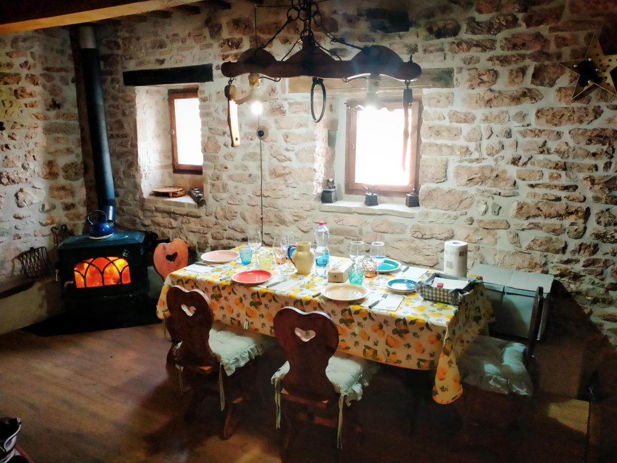 Maison En Pierre Фиастра Екстериор снимка